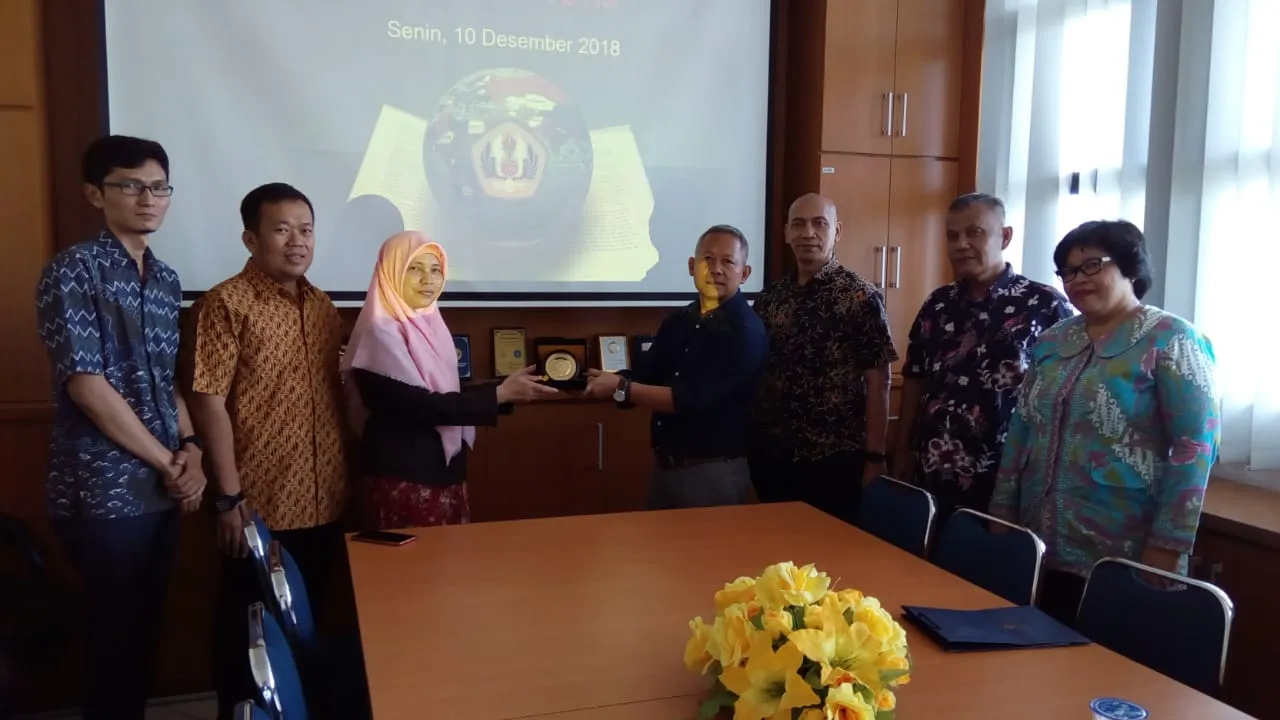 Studi Banding SPM Polstat STIS ke SPM Unpad